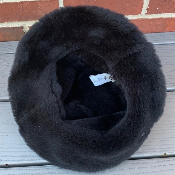 UGG Shearling Bucket Hat main image 9